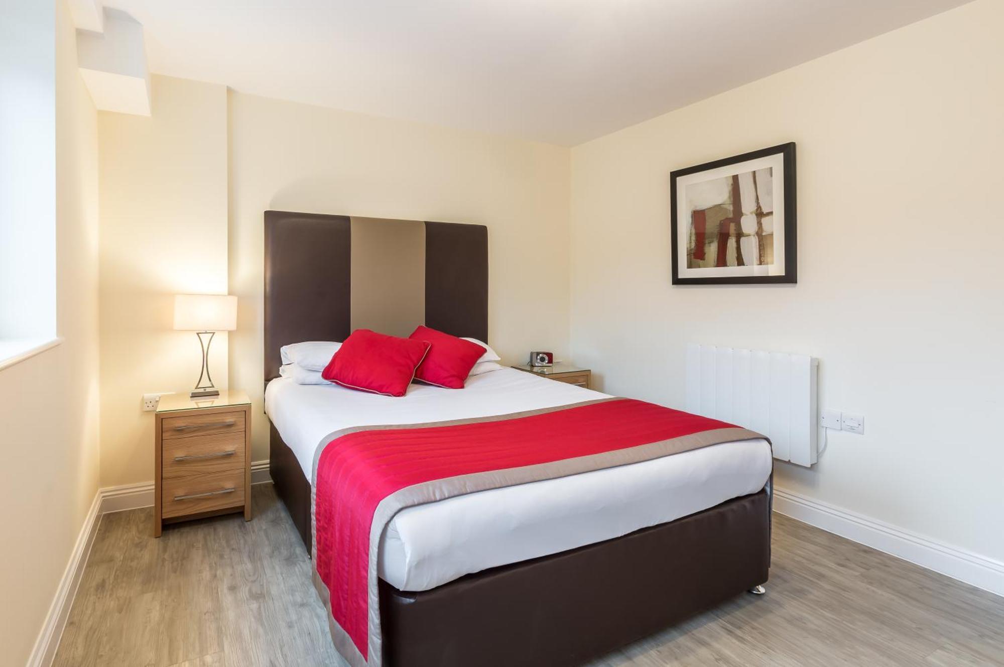 House Of Fisher - Central Point Basingstoke Bagian luar foto