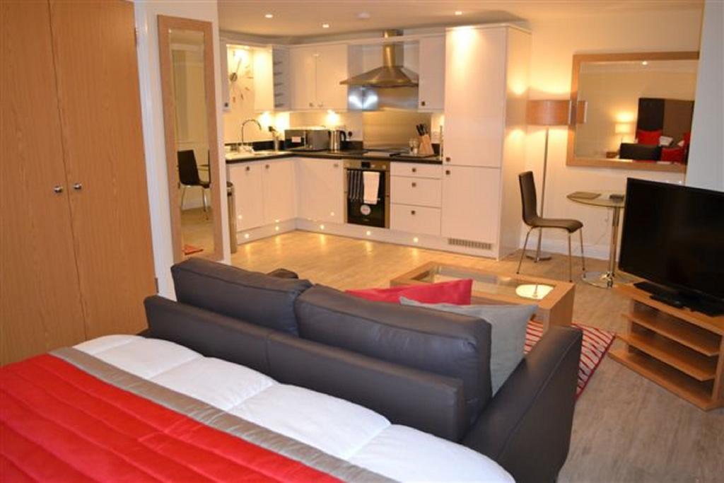 House Of Fisher - Central Point Basingstoke Bagian luar foto